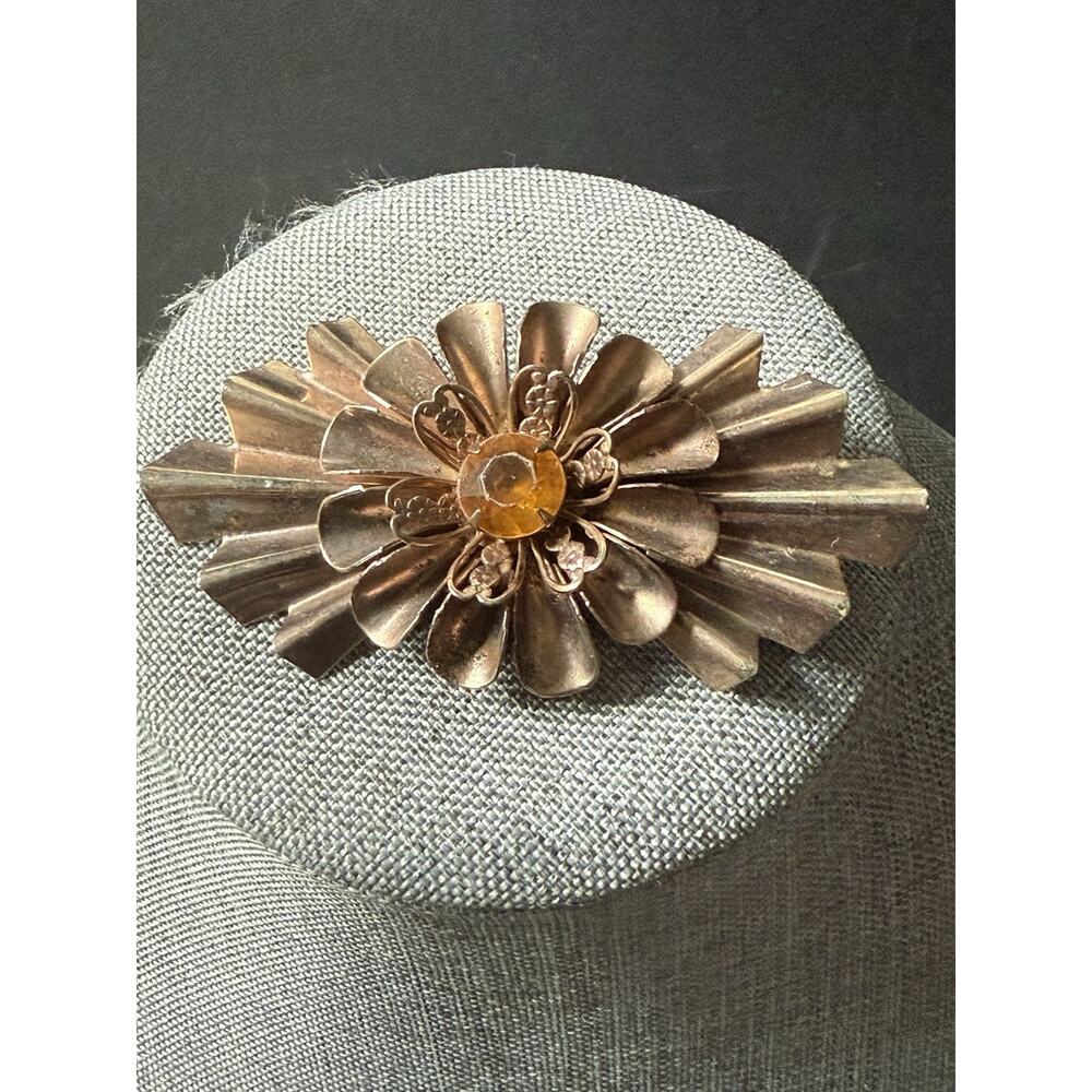 Vintage Gold Tone Oval Fluted Brooch Asymmetrical 3D Rhinestone Retro MCM Modern